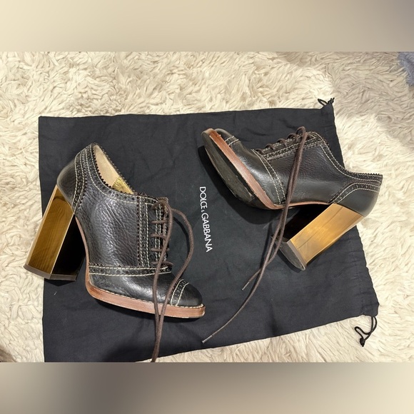 Dolce & Gabbana Shoes - Dolce&Gabbana Brown Patent Leather Lace Up Loafer
Pumps chunky heels retro